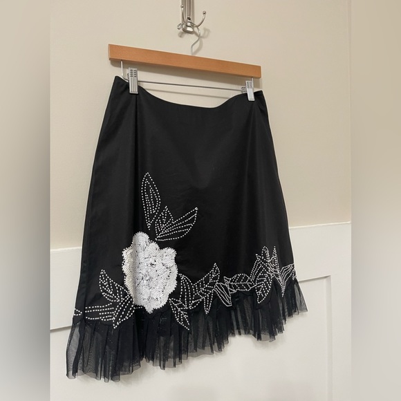Cache Black & White Sequin Beaded Floral Pleated Mesh Skirt Size 4 - Picture 4 of 8
